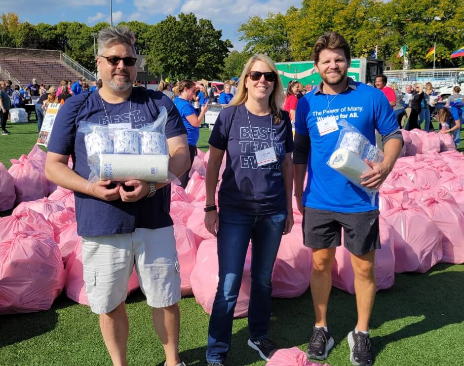 Ascendium employees volunteering