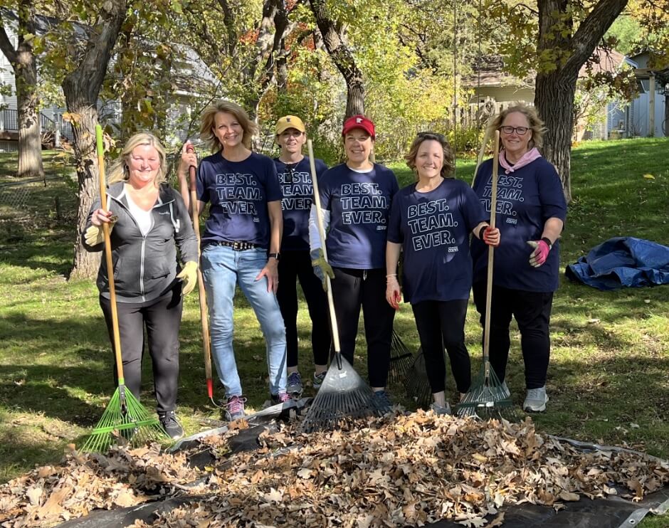 Ascendium employees volunteering